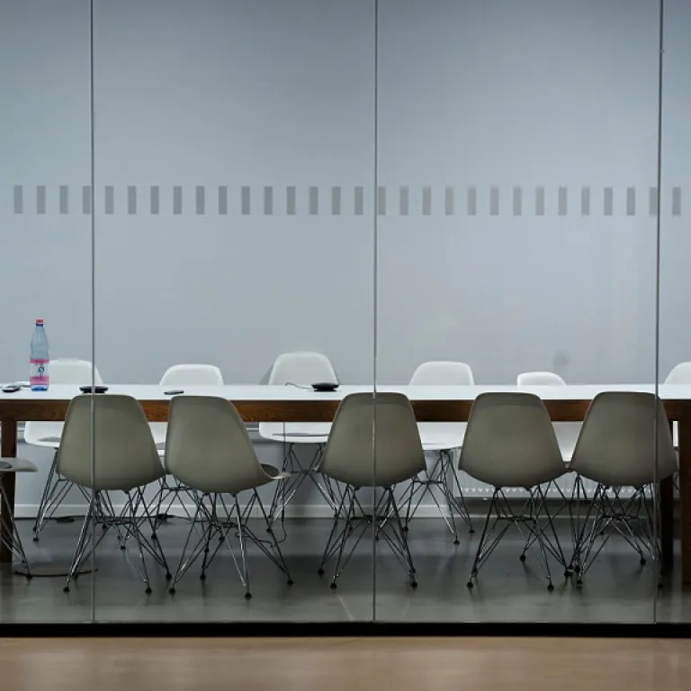 How an online territory manager navigates change management challenges